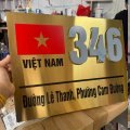 Biển số nhà có lá cờ Việt Nam
