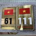 Biển số nhà có lá cờ Việt Nam