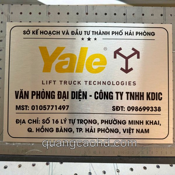 Làm biển công ty